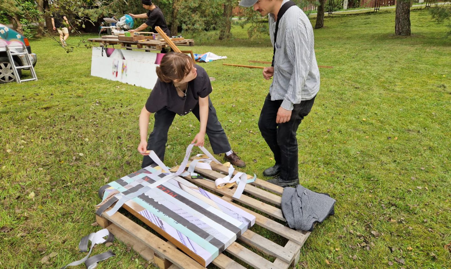 Residents prototyping in Bolderaja Library Garden